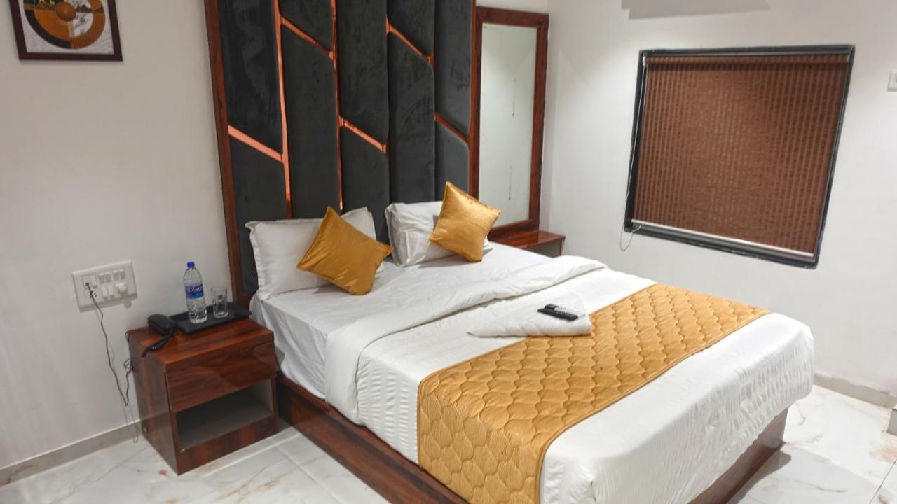 Hotel Palms Residency, Chembur Мумбаї Екстер'єр фото