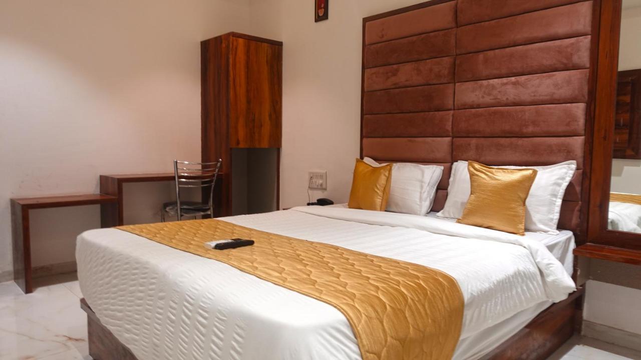 Hotel Palms Residency, Chembur Мумбаї Екстер'єр фото
