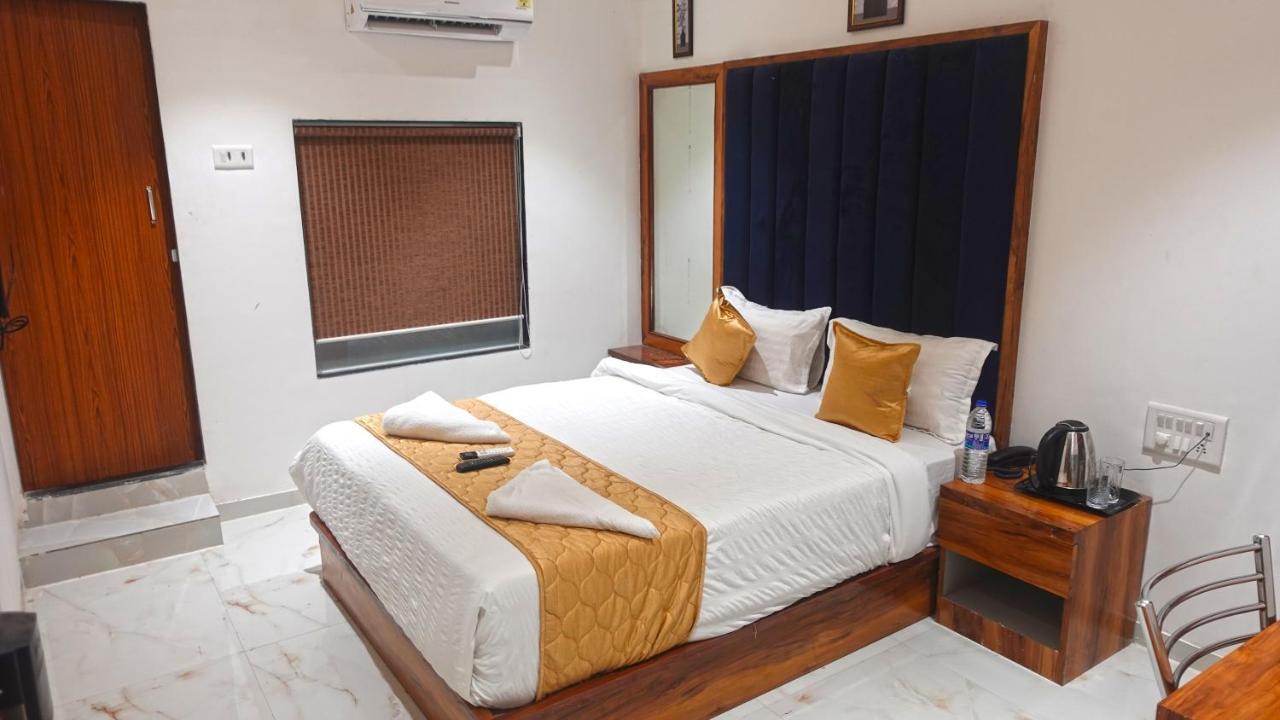 Hotel Palms Residency, Chembur Мумбаї Екстер'єр фото