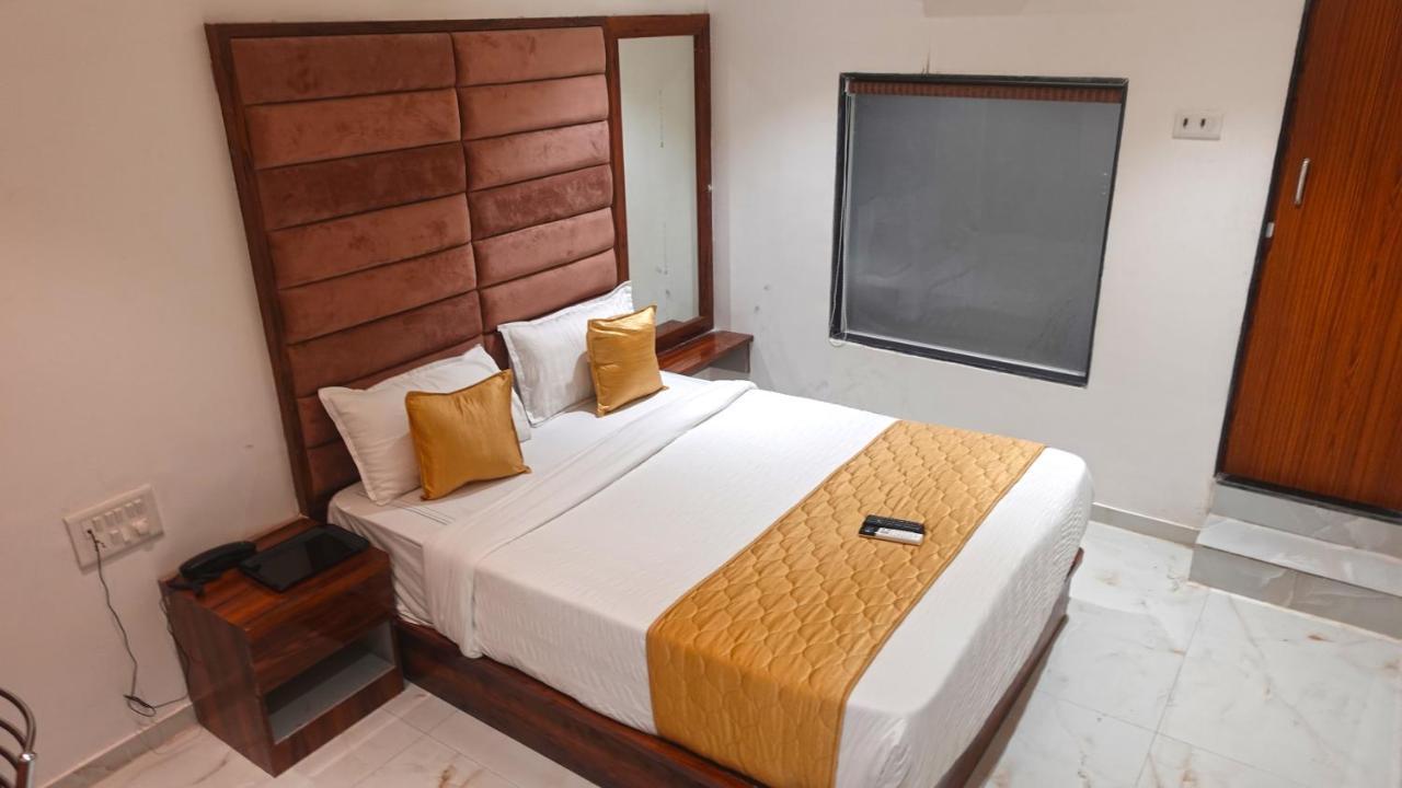 Hotel Palms Residency, Chembur Мумбаї Екстер'єр фото